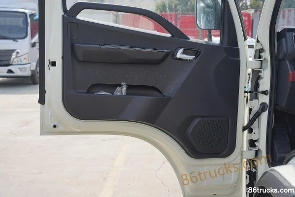 Foton Forland S1 120hp 4X2(6 wheels) 3.42m semi-sleeper box truck (hydraulic brake) Cab (3) | 86Trucks