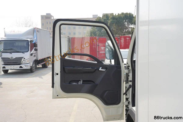 Foton Forland S1 120hp 4X2(6 wheels) 3.42m semi-sleeper box truck (hydraulic brake) Cab (1) | 86Trucks