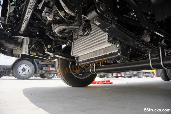 Foton Forland S1 120hp 4X2(6 wheels) 3.42m semi-sleeper box truck (hydraulic brake) Chassis (2) | 86Trucks