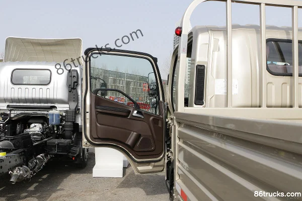 FAW Jiefang Lingtu 148 ch 4X2(6 roues) camion porteur léger à ridelles à cabine simple 4,21 m (1) | 86Trucks