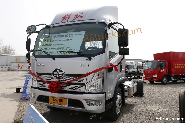 FAW Jiefang Lingtu 180 ch 4X2(6 roues) Camion porteur à ridelles 5,8 m, cabine avec couchette Extérieur (3) | 86Trucks