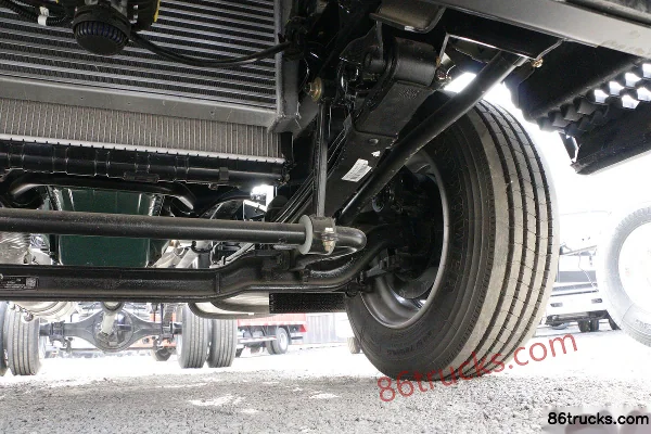 FAW Jiefang Lingtu 180 ch 4X2(6 roues) Camion porteur à ridelles 5,8 m, cabine avec couchette Châssis (3) | 86Trucks