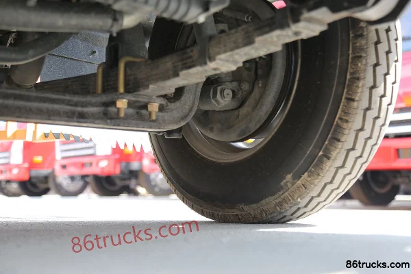 JMC Shunwei petit camion 140 ch 4X2(6 roues) 2,755 m petit camion à ridelles double cabine Châssis (3) | 86Trucks
