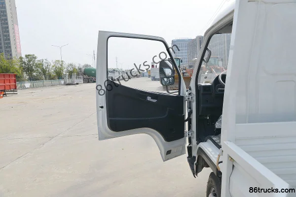 FAW Hongta FAW Jiefang Baling 1 Series V6 102hp 4X2(6 wheels) 3.37m Single-Row Flatbed Light Truck (Hydraulic Brake) Cab (1) | 86Trucks