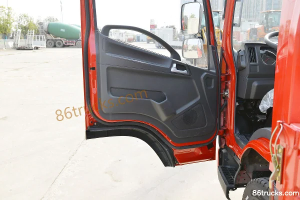 FAW Hongta FAW Jiefang Gongshi 150hp 4X2(6 wheels) 4.2m single-row flatbed light truck Cab (2) | 86Trucks