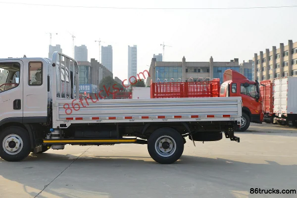 FAW Jiefang Lingtu 130 hp 4X2(6 wheels) 3.82m semi-row flatbed light truck (WLY 5-speed) Body (2) | 86Trucks