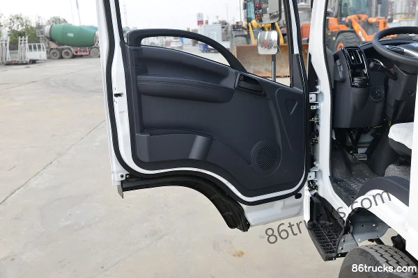 FAW Jiefang Hu VR 120hp 4X2(6 wheels) 3.32m half-row flatbed light truck Cab (2) | 86Trucks