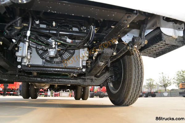 FAW Jiefang Hu VR 120hp 4X2(6 wheels) 3.32m half-row flatbed light truck Chassis (3) | 86Trucks