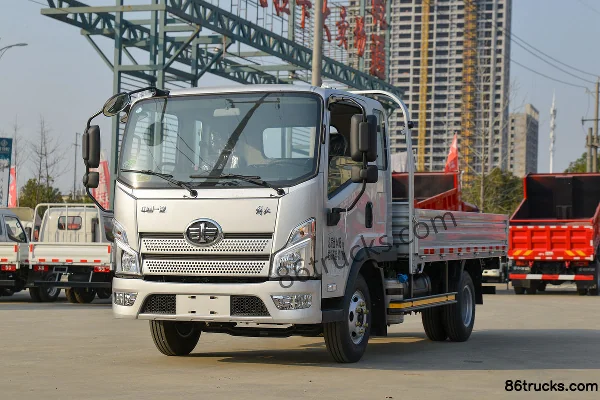 FAW Jiefang Lingtu 130 hp 4X2(6 wheels) 3.82m semi-row flatbed light truck (WLY 5-speed) Exterior (3) | 86Trucks