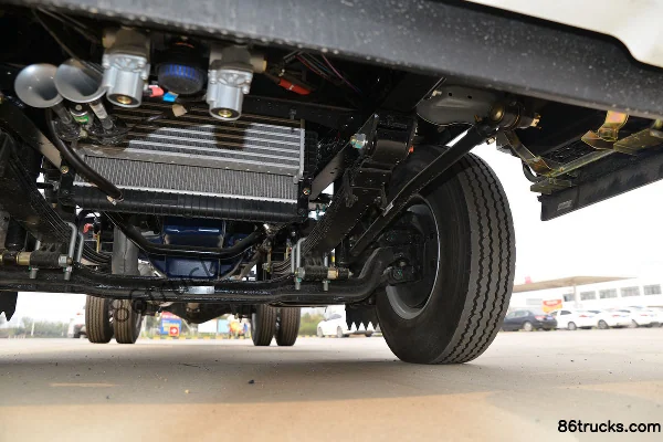 Sinotruk HOWO Dream Classic 130 hp 4X2(6 wheels) 4.15m single-row van light truck (China VI) Chassis (3) | 86Trucks