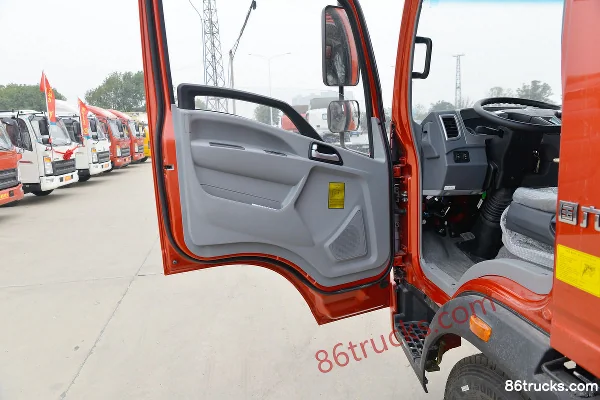 Sinotruk HOWO Dream 150 hp 4X2(6 wheels) 4.15m Single-row Stake Light Truck (China VI) Cab (2) | 86Trucks
