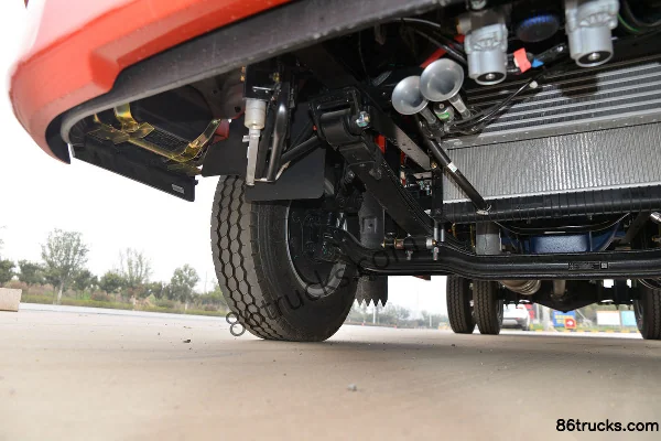 Sinotruk HOWO Dream 150 hp 4X2(6 wheels) 4.15m Single-row Stake Light Truck (China VI) Chassis (2) | 86Trucks