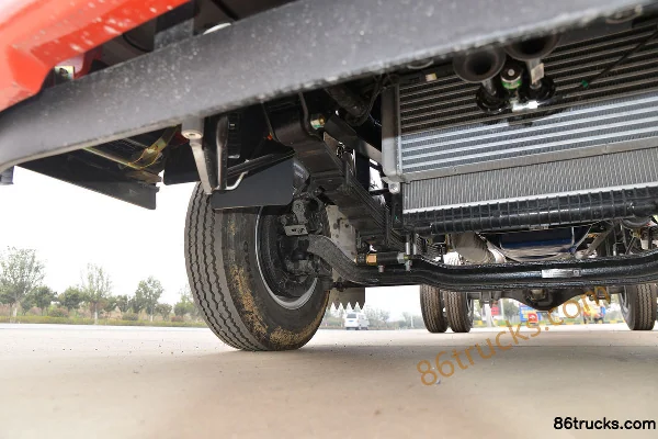 Sinotruk HOWO Dream 160hp 4X2(6 wheels) 4.15m Single Row Flatbed Light Truck Chassis (2) | 86Trucks
