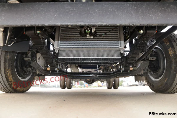 Sinotruk HOWO Dream 160hp 4X2(6 wheels) 4.15m Single Row Flatbed Light Truck Chassis (1) | 86Trucks