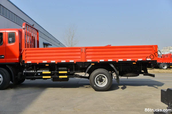 Dongfeng FuruiKa F7 170 hp 4X2(6 wheels) 4.8m Single Row Flatbed Light Truck (China VI) Body (2) | 86Trucks