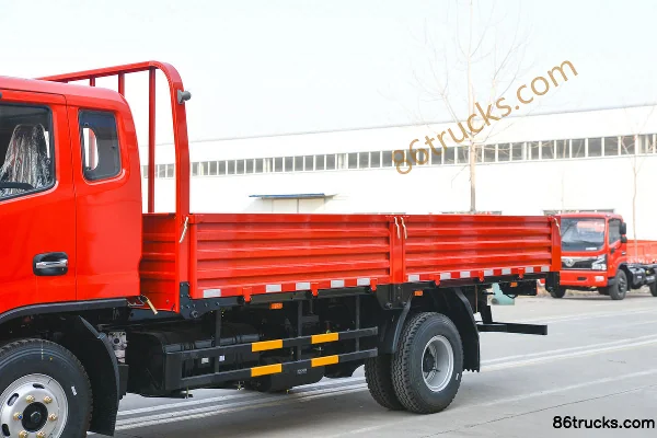 Dongfeng FuruiKa F7 170 hp 4X2(6 wheels) 4.8m Single Row Flatbed Light Truck (China VI) Body (1) | 86Trucks