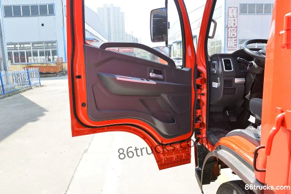 Dongfeng FuruiKa F6 130hp 4X2(6 wheels) 4.17m single-row stake truck (China VI) Cab (2) | 86Trucks