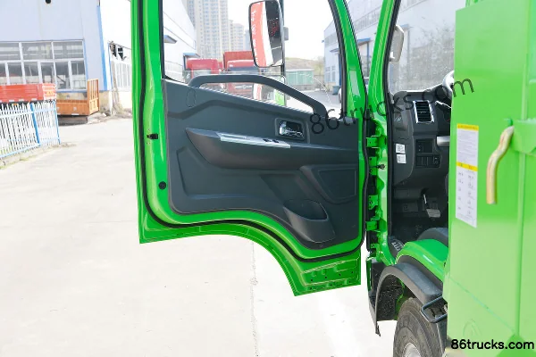 Dongfeng FuruiKa R5 120 hp 4X2(6 wheels) 3.3m dump truck (China VI) Cab (2) | 86Trucks