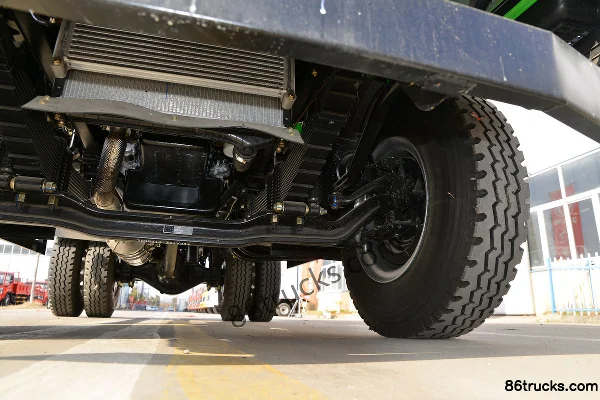 Dongfeng FuruiKa R6 180hp 4X2(6 wheels) 3.9m dump truck (China VI) Chassis (3) | 86Trucks