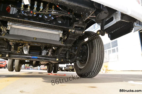 Dongfeng Furui F5 126hp 4X2(6 wheels) 3.4m Semi-Sleeper Flatbed Light Truck (China VI) Chassis (3) | 86Trucks