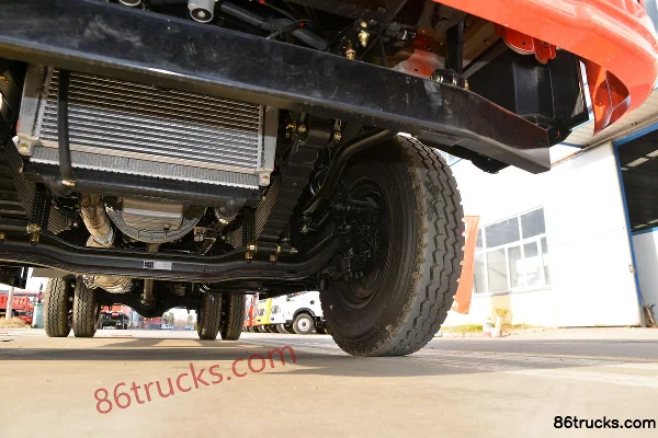Dongfeng FuruiKa F8 184 hp 4X2(6 wheels) flatbed truck Chassis (3) | 86Trucks