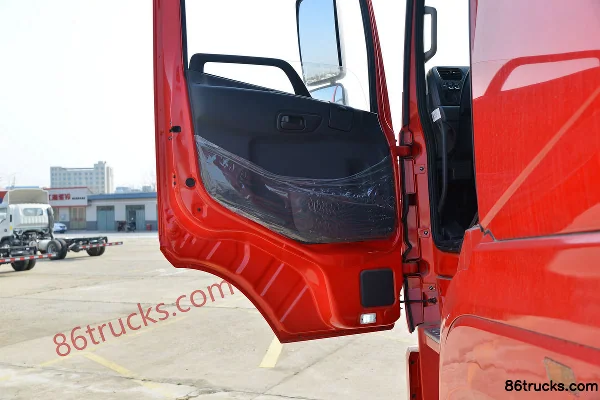Dongfeng Duolika D9K 260 hp 4X2(6 wheels) 9.6 m wing opening box cargo truck (China VI) Cab (2) | 86Trucks