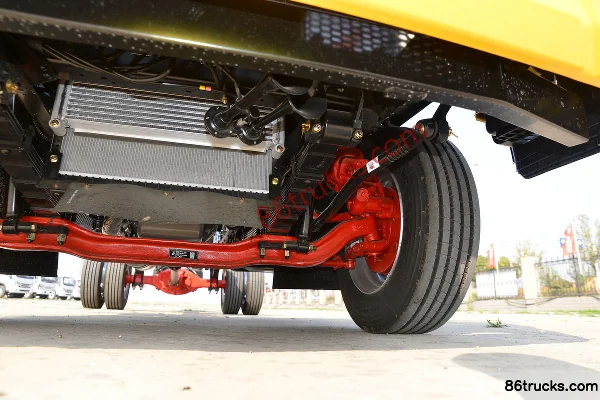 Dongfeng Duolika D8 150hp 4X2(6 wheels) 6.15m single-row van cargo truck Chassis (3) | 86Trucks