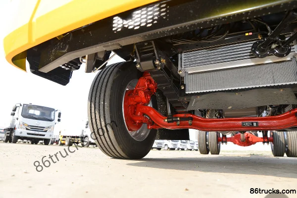 Dongfeng Duolika D8 150hp 4X2(6 wheels) 6.15m single-row van cargo truck Chassis (2) | 86Trucks