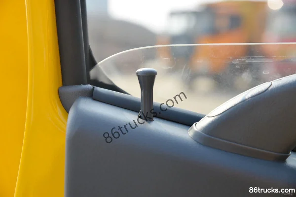Dongfeng Duolika D6-S 132 ch 4X2(6 roues) 3.25 m double-row camion porteur à plate-forme (China VI) Cabine (3) | 86Trucks