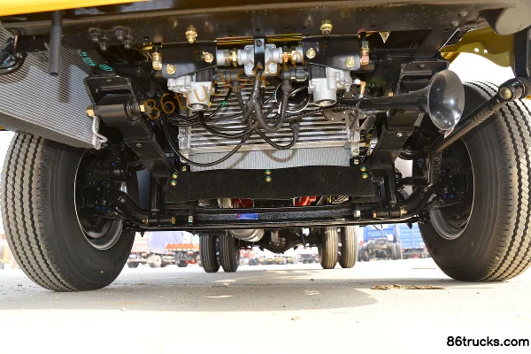 Dongfeng Duolika D6-S 132 ch 4X2(6 roues) 3.25 m double-row camion porteur à plate-forme (China VI) Châssis (1) | 86Trucks