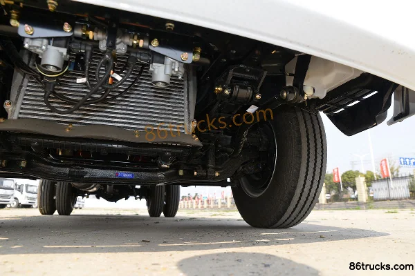 Dongfeng Duolika D6 136hp 4X2(6 wheels) 4.17m Single Row Stake Truck (China VI) Chassis (3) | 86Trucks
