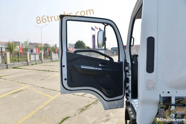 Dongfeng Duolika D5 Ruineng 115 hp 4X2(6 wheels) 3.8m Single-row Van Light Truck (China VI) (Air Brake) Cab (1) | 86Trucks