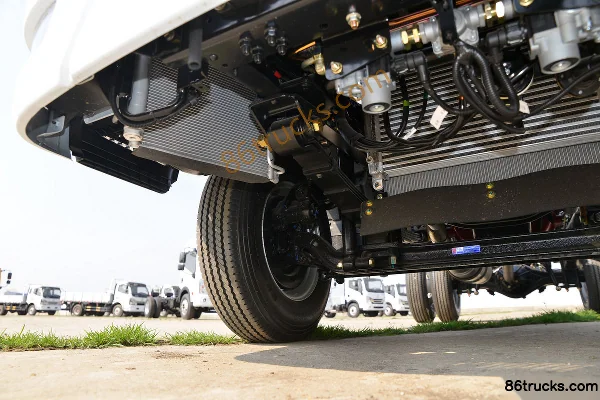 Dongfeng Duolika D5 Ruineng 115 hp 4X2(6 wheels) 3.8m Single-row Van Light Truck (China VI) (Air Brake) Chassis (2) | 86Trucks