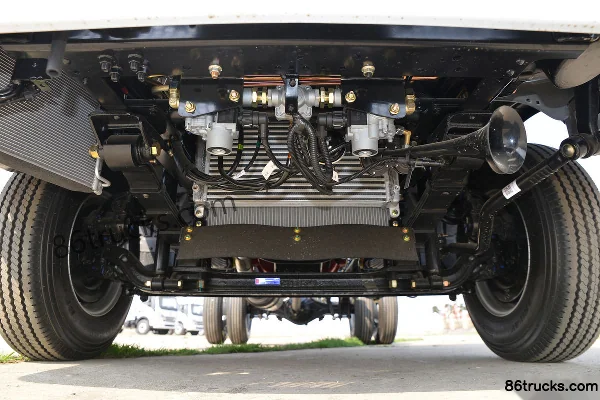 Dongfeng Duolika D5 Ruineng 115 hp 4X2(6 wheels) 3.8m Single-row Van Light Truck (China VI) (Air Brake) Chassis (1) | 86Trucks