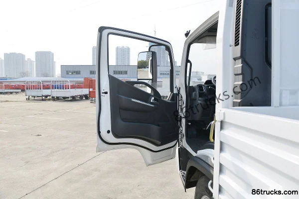 Dongfeng Captain Nebula K6 Standard Edition 163hp 4X2(6 wheels) 4.2m Single Row Flatbed Light Truck (High Cargo Box) Cab (1) | 86Trucks