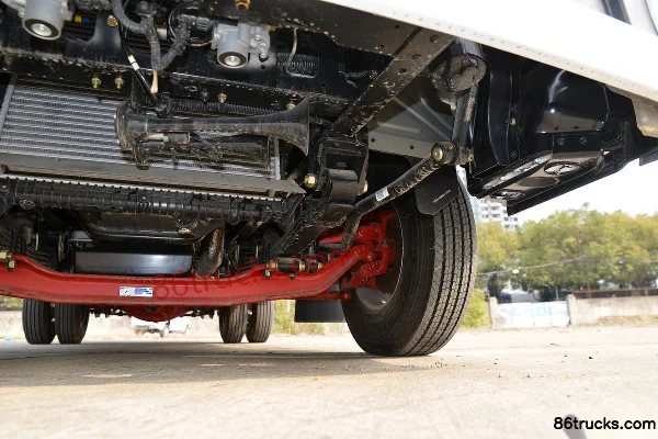 Dongfeng Captain Nebula K6 Standard Edition 163hp 4X2(6 wheels) 4.2m Single Row Flatbed Light Truck (High Cargo Box) Chassis (3) | 86Trucks