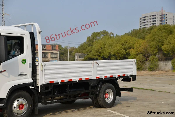 Dongfeng Captain Nebula K6 Standard Edition 163hp 4X2(6 wheels) 4.2m Single Row Flatbed Light Truck (High Cargo Box) Body (1) | 86Trucks