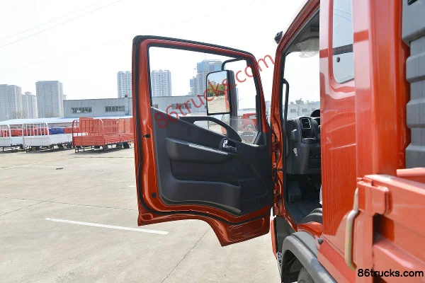 Dongfeng Captain Nebula K6 163hp 4X2(6 wheels) 3.825m Semi-row Flatbed Light Truck (High Cargo Box) Cab (1) | 86Trucks