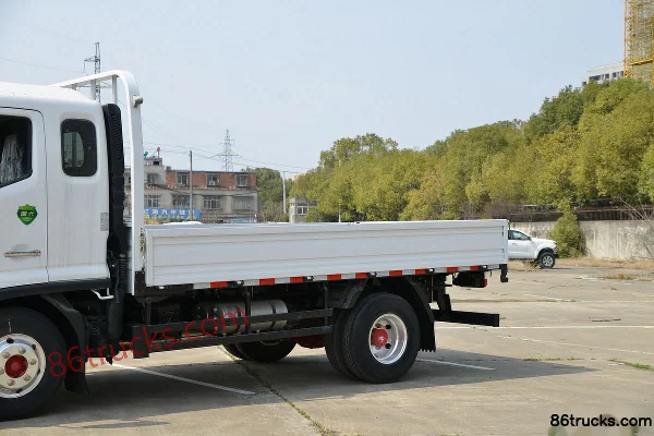 Dongfeng Captain Nebula K6-L Luxury 150hp 4X2(6 wheels) 3.825m Single Row Side Panel Light Truck (China VI)(Wide Body) (1) | 86Trucks