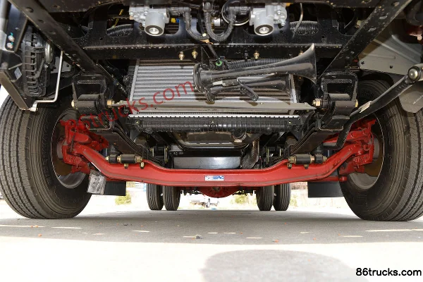 Dongfeng Captain Nebula K6 163hp 4X2(6 wheels) 3.825m Semi-row Flatbed Light Truck (High Cargo Box) Chassis (1) | 86Trucks