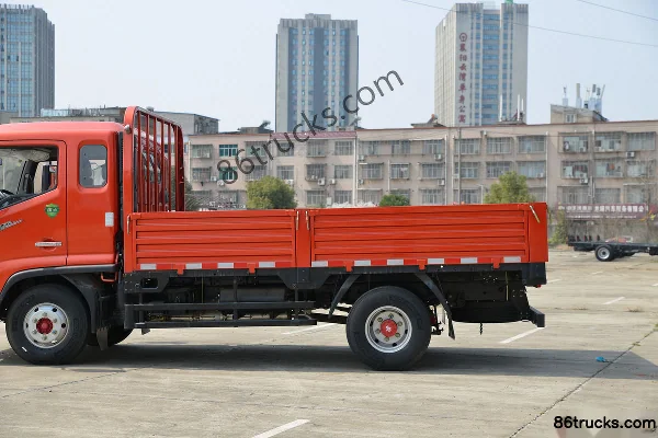 Dongfeng Captain Nebula K6 163hp 4X2(6 wheels) 3.825m Semi-row Flatbed Light Truck (High Cargo Box) Body (2) | 86Trucks
