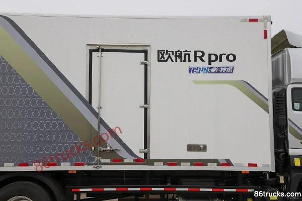 Foton Auhang R Pro Series 2022 Model 220 hp 4X2(6 wheels) 6.8m AMT Automatic Van Cargo Truck (China VI) Body (1) | 86Trucks