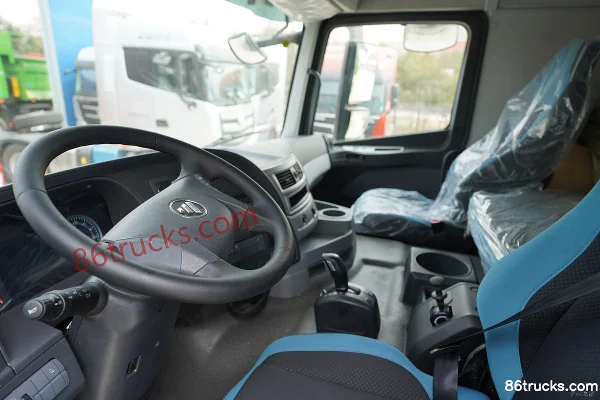 Foton AumanGTL Zhixiang Edition Light-Duty 380hp 8X4(12 wheels) 6.8m Dump Truck Cab (2) | 86Trucks