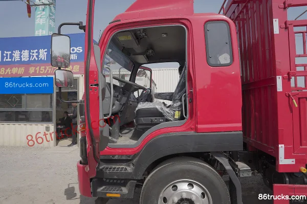 JAC Dewo V8 195hp 4X2(6 wheels) 4.72m Half-row Stake-side Cargo Truck Cab (1) | 86Trucks