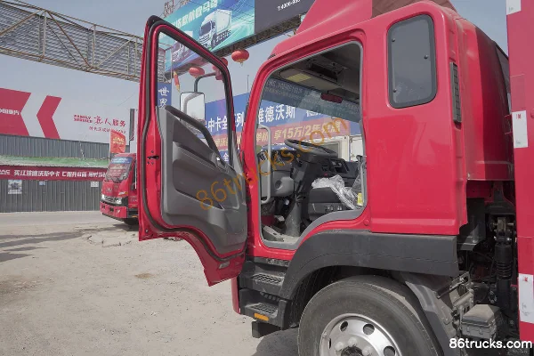 JAC Dewo V8 195hp 4X2(6 wheels) 4.72m Half-row Stake-side Cargo Truck Cab (3) | 86Trucks