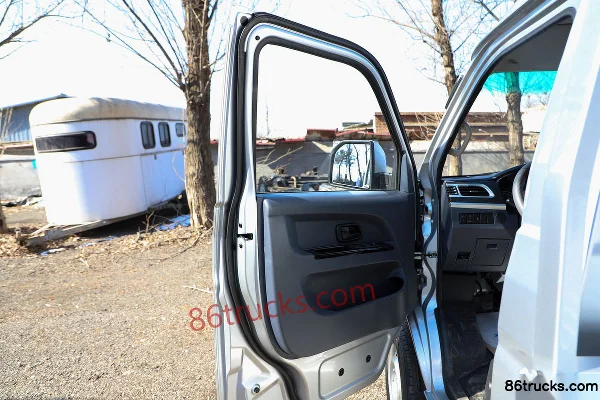 Jinbei Jinka S30 2022 Standard 1.6L 123hp 4X2(6 wheels) Gasoline 3m Single Row Flatbed Mini Truck (China VI) Cab (1) | 86Trucks