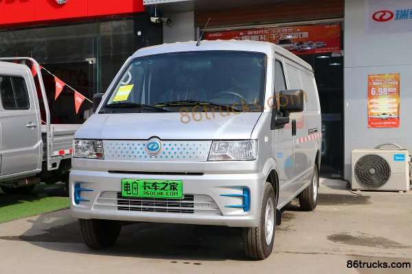 Ruichi EC35Ⅲ 2021 Long Range Edition 2.6T 2-Seat 4.5m Electric Panel Van 41.86kWh Exterior (3) | 86Trucks