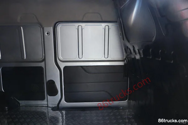 Ruichi EC35Ⅲ 2021 Long Range Edition 2.6T 2-Seat 4.5m Electric Panel Van 41.86kWh Cargo Box (2) | 86Trucks