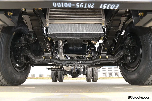 Sanhuan Shitong Chuangke 160 hp 4X2(6 wheels) truck-mounted crane truck Chassis (1) | 86Trucks