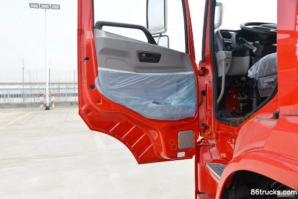 Sanhuan Shitong Haolong Luxury Edition 270hp 8X4(12 wheels) 6.8m Stake Cargo Truck Cab (2) | 86Trucks